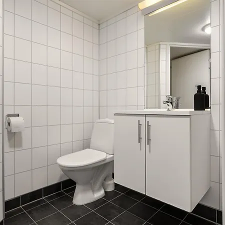 Arctic Homes - Scandinavian 1& 2 Bedroom Apartment *