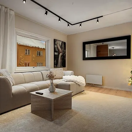 Arctic Homes - Scandinavian 1& 2 Bedroom Apartment *
