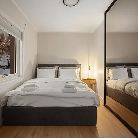 Arctic Homes - Scandinavian 1& 2 Bedroom Tromso